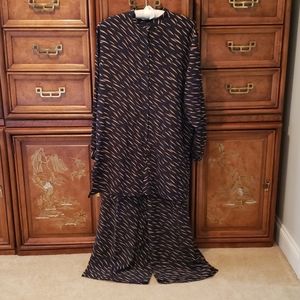 100% silk Magnolua Pantsuit sz Large
